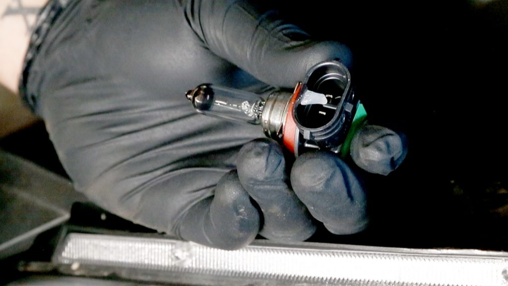 Headlight replacement tips AVI OnDemand